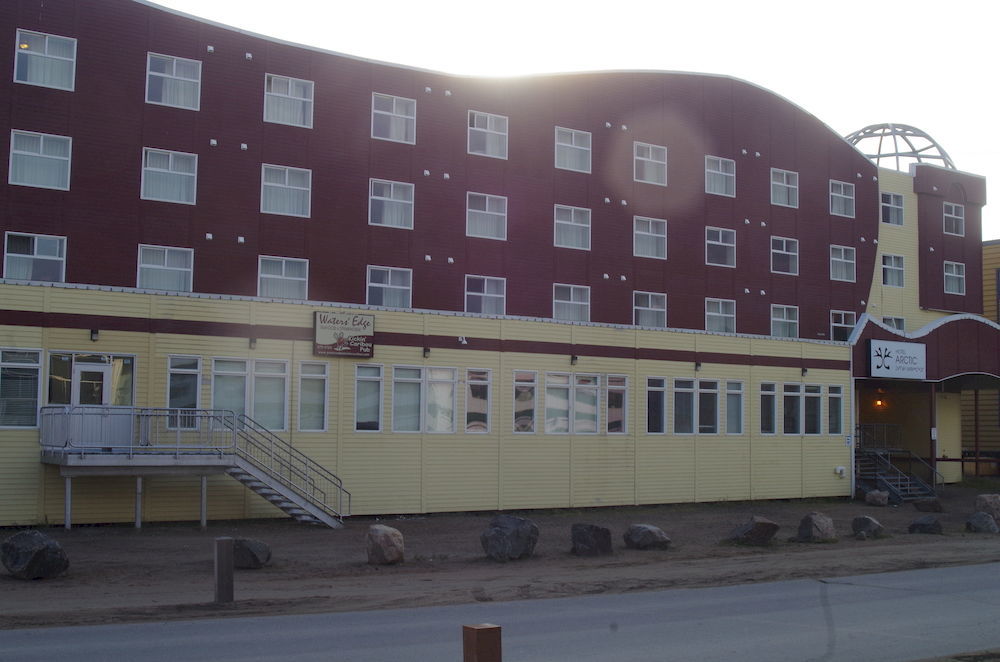 Hotel Arctic Iqaluit Esterno foto